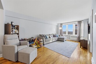 21 Fairview Ave in Tuckahoe, NY - Building Photo - Building Photo