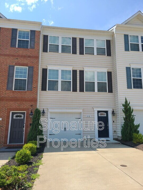 316 Tree Line Dr in Fredericksburg, VA - Building Photo