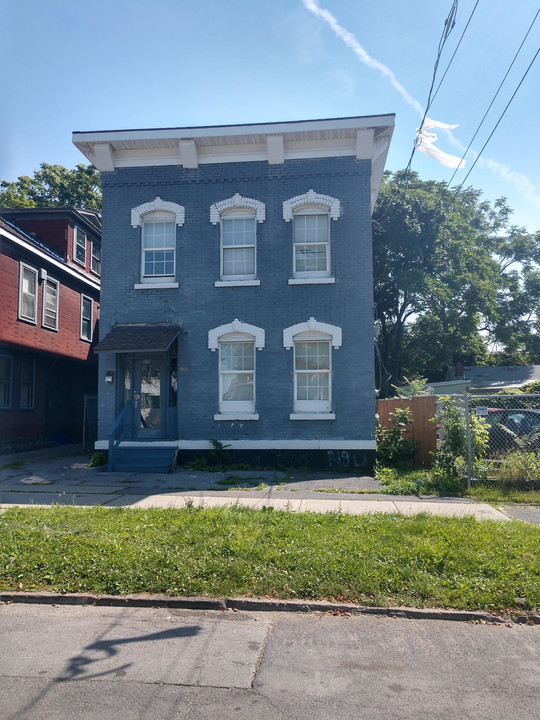 1006 N Townsend St in Syracuse, NY - Building Photo