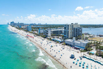 Crystal Tower in Hollywood, FL - Building Photo - Building Photo