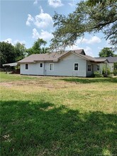 910 6th Ave in Lake Charles, LA - Foto de edificio - Building Photo