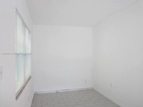 317 SE 10th Ave in Pompano Beach, FL - Building Photo - Building Photo