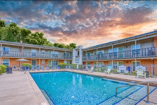 Courtyard on Main in Salisbury, NC - Building Photo
