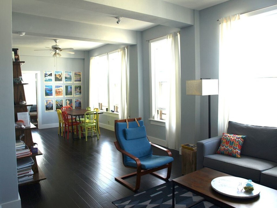 106 W Gwinnett St in Savannah, GA - Building Photo