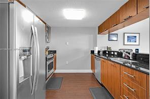 1873 NE Bayshore Ct in Miami, FL - Building Photo - Building Photo