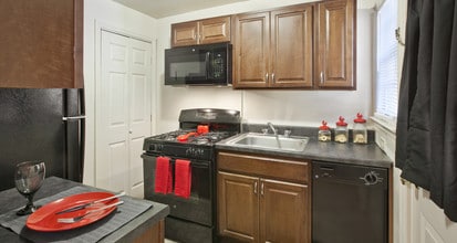 Alden Apartments in Rahway, NJ - Foto de edificio - Building Photo
