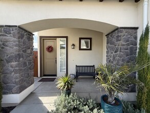 1180 Ginger Pl in Santa Maria, CA - Building Photo - Building Photo