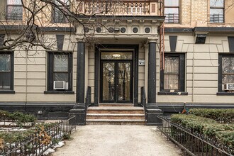 1199 Eastern Pky in Brooklyn, NY - Building Photo - Building Photo