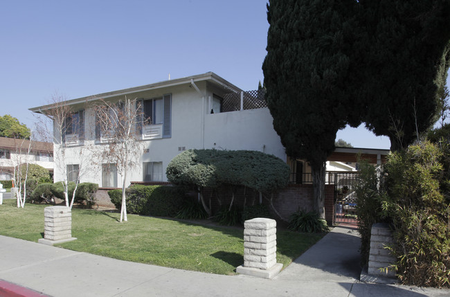 Villa Orleans in Fullerton, CA - Foto de edificio - Building Photo