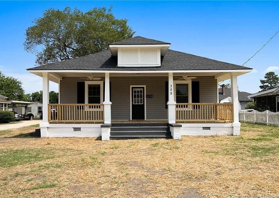 308 E E St in Erwin, NC - Building Photo