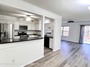 430 Indigo Ct in Morganville, NJ - Building Photo - Building Photo