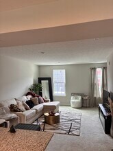 6832 Frey Ln in Reynoldsburg, OH - Building Photo - Building Photo
