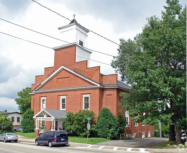 10 Green St in Somersworth, NH - Foto de edificio - Building Photo