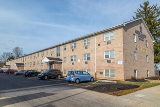 Austin Manor Apartments in Philadelphia, PA - Foto de edificio - Building Photo