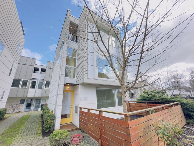 property at 218 20th Ave S