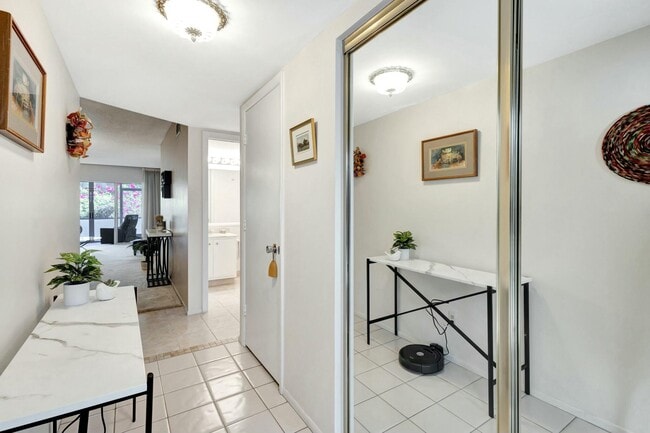 2320 SW 22nd Ave in Delray Beach, FL - Foto de edificio - Building Photo