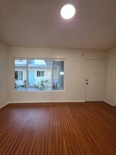 439 S Catalina St in Los Angeles, CA - Foto de edificio - Building Photo