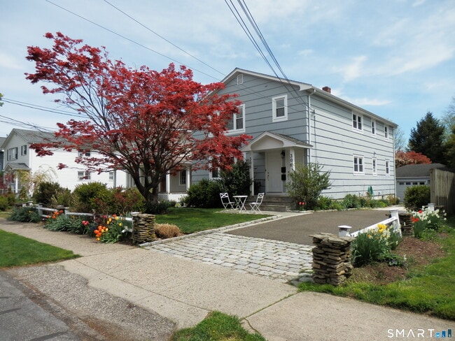 306 Grovers Ave in Bridgeport, CT - Building Photo - Building Photo