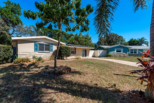 1748 Colmar Dr in Holiday, FL - Building Photo - Building Photo