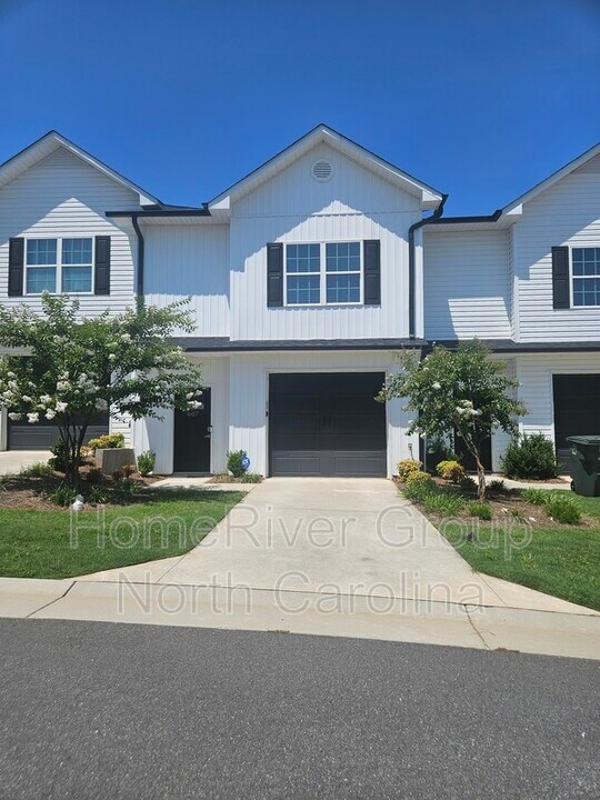 607 Pompano Dr in Greensboro, NC - Building Photo