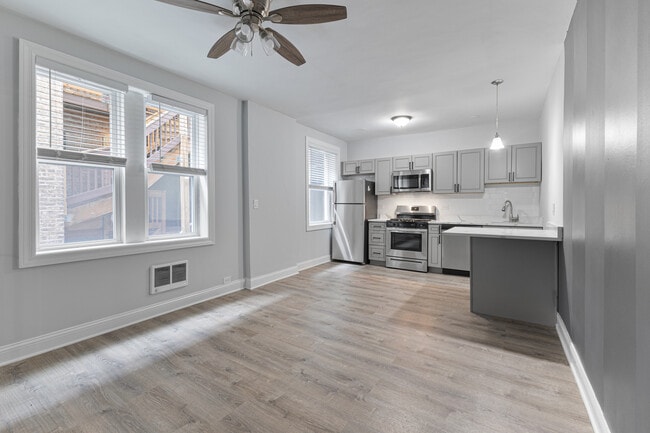 property at 5860 N Kenmore Ave