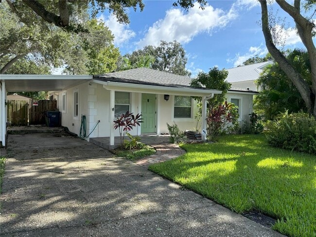 4727 W Wallcraft Ave in Tampa, FL - Building Photo - Building Photo