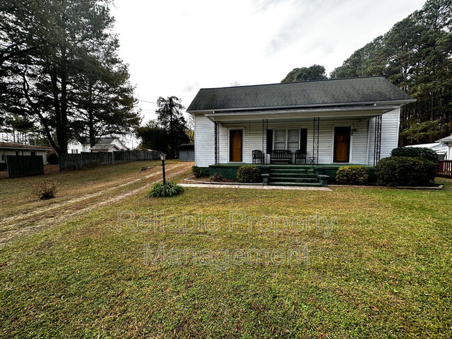 205 Mimosa St in Clayton, NC - Foto de edificio - Building Photo