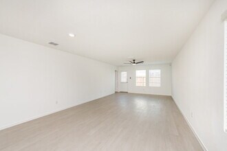 1231 Maple St, Unit 1114-A in Wilmer, TX - Building Photo - Building Photo