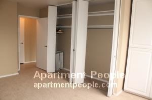 70 W Burton Pl-Unit -1005 in Chicago, IL - Building Photo - Building Photo