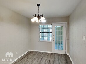 325 Hemlock Dr in Grand Prairie, TX - Foto de edificio - Building Photo