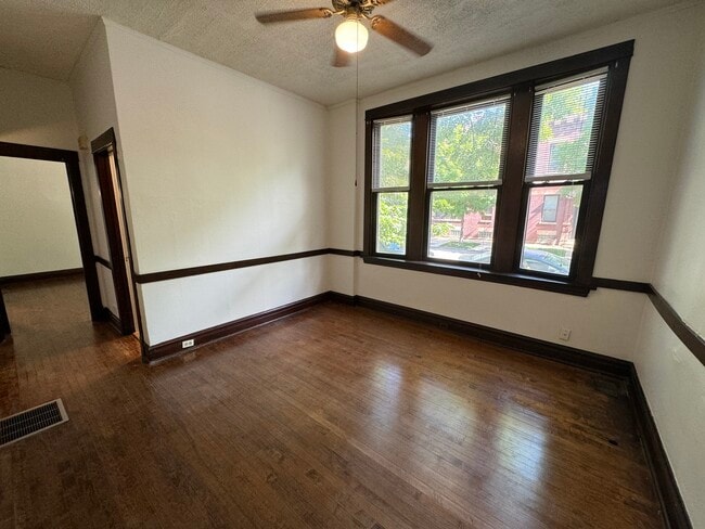 2205 W Grace St in Chicago, IL - Building Photo - Building Photo