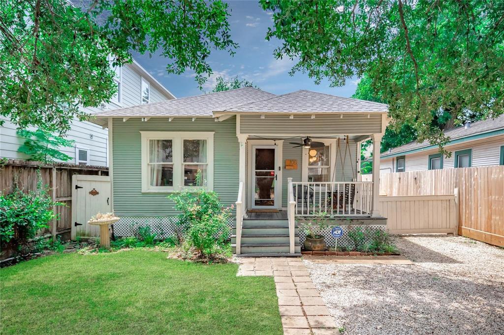 108 E 27th St in Houston, TX - Building Photo