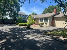 1219 Burbank Ave in Santa Rosa, CA - Building Photo