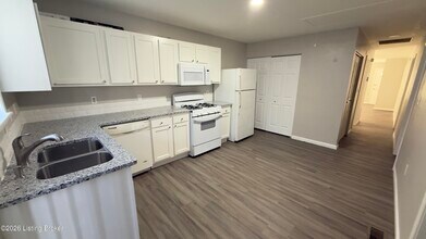 1117 Louis Coleman Jr Drive in Louisville, KY - Building Photo - Building Photo