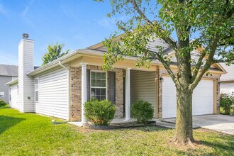 9743 Centennial Ct in Avon, IN - Building Photo - Building Photo