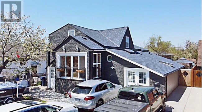 6 Elmhurst Dr in Toronto, ON - Building Photo - Building Photo