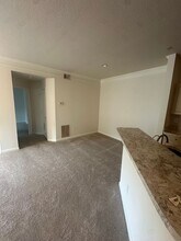 1300 Park W Blvd in Mount Pleasant, SC - Foto de edificio - Building Photo
