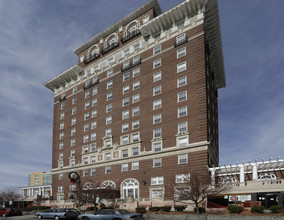 Battery Park Senior Apartments in Asheville, NC - Foto de edificio - Building Photo