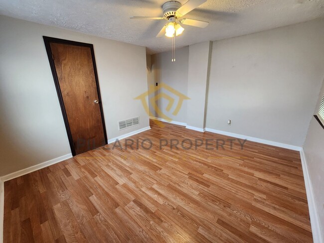 property at 1502-1504 N Bancroft St