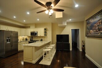 591 Beacon St, Unit 1 in Boston, MA - Building Photo - Building Photo
