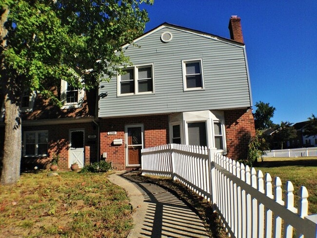 property at 2259 Sedgewick Dr
