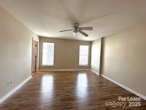 15683 King Louis Ct in Charlotte, NC - Building Photo - Building Photo