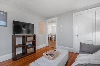 65 S Elm St in Manchester, NH - Building Photo - Building Photo