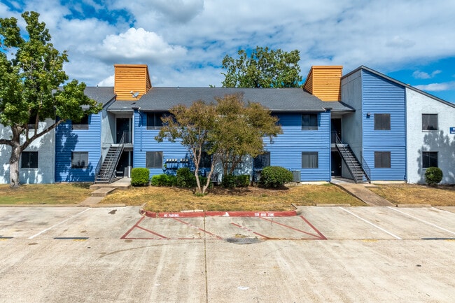Trenton Place in Houston, TX - Foto de edificio - Building Photo