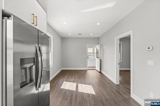 59 Locust Ave in Wallington, NJ - Building Photo - Building Photo