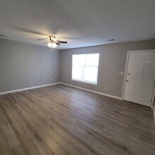 1505 W 8th Terrace in Knob Noster, MO - Building Photo - Building Photo