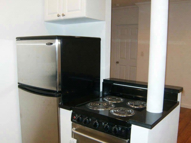 141 W 10th St-Unit -VARST01 in New York, NY - Building Photo