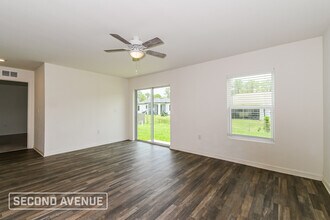 1219 Chrysler St in Lehigh Acres, FL - Building Photo - Building Photo