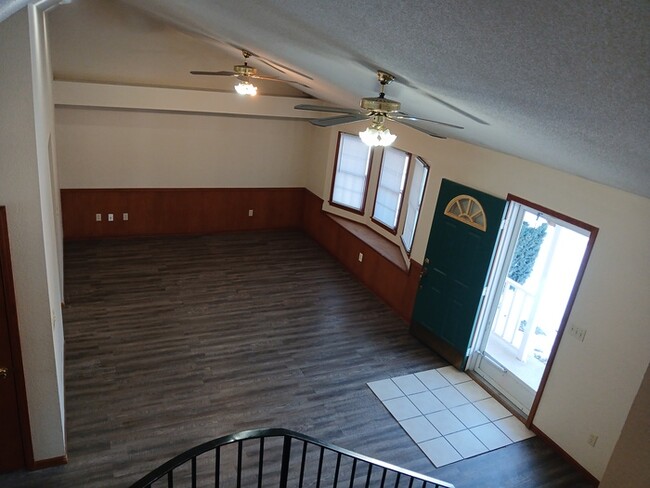 5015 Charm Ridge Dr in Jefferson City, MO - Building Photo - Building Photo