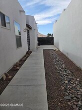 7024 Camino Nuevo Mejico in Las Cruces, NM - Building Photo - Building Photo